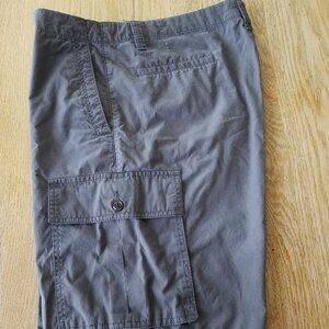 Dockers Mens Cargo Shorts Size 36 x 10 Gray